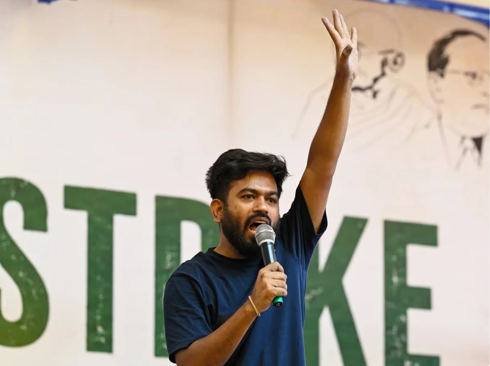अभिजीत दीपके का चुनाव आयोग पर गुस्सा, ममता बनर्जी को समर्थन